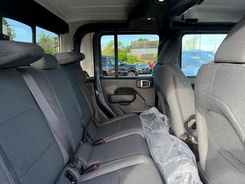 2025 Jeep Gladiator Sport