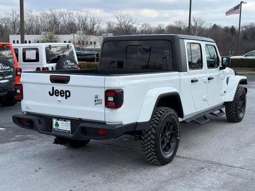 2024 Jeep Gladiator Sport