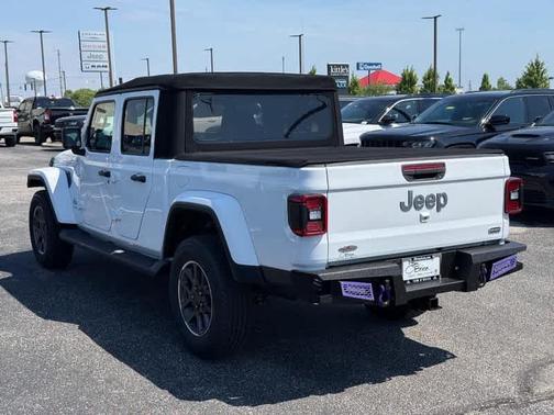 Bright White Clearcoat 2020 Jeep Gladiator Overland