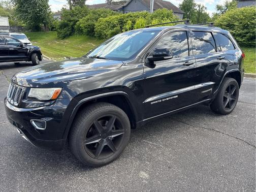 Brilliant Black Crystal Pearlcoat 2014 Jeep Grand Cherokee Overland