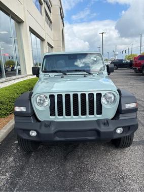 Earl Clearcoat 2024 Jeep Wrangler Sport