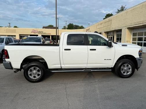 Bright White Clearcoat 2026 RAM 2500 Big Horn