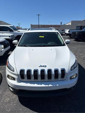 Bright White Clearcoat 2017 Jeep Cherokee Latitude