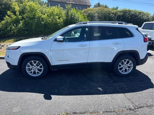 Bright White Clearcoat 2017 Jeep Cherokee Latitude