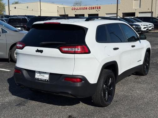 2017 Jeep Cherokee Sport