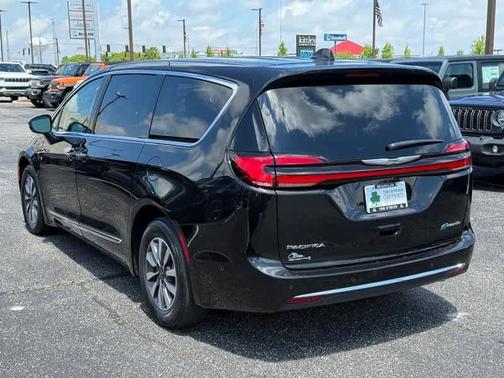 2022 Chrysler Pacifica Hybrid Limited