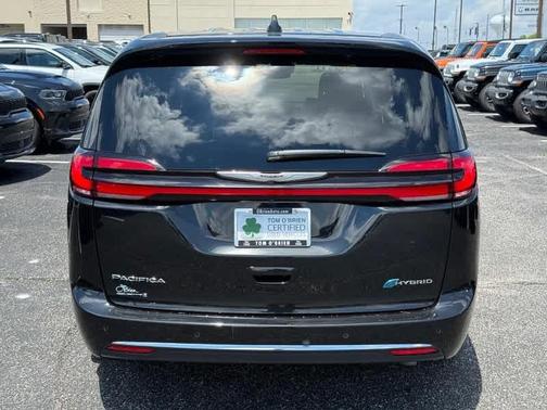 2022 Chrysler Pacifica Hybrid Limited