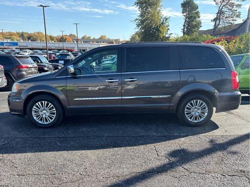Granite Crystal Clearcoat Metallic 2015 Chrysler Town & Country Touring-L