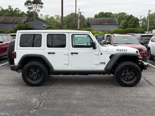 Bright White Clearcoat 2024 Jeep Wrangler Sport