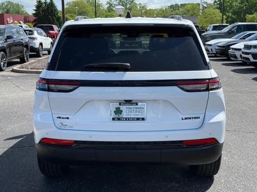 Bright White Clearcoat 2025 Jeep Grand Cherokee Limited