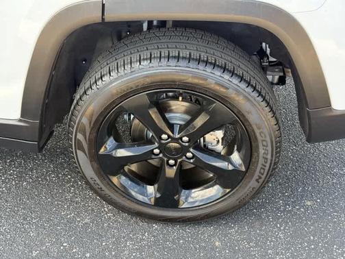 Bright White Clearcoat 2025 Jeep Grand Cherokee Limited