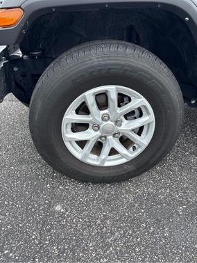 Granite Crystal Clearcoat Metallic 2023 Jeep Gladiator Sport