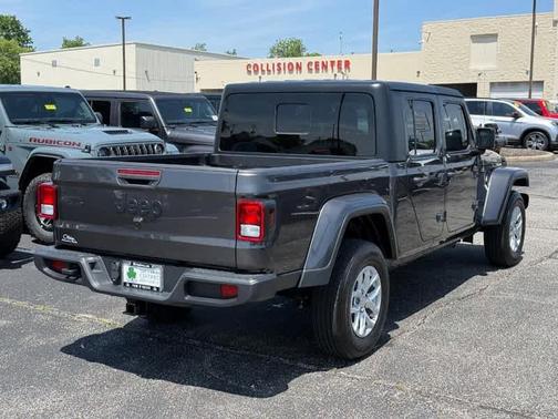 Granite Crystal Clearcoat Metallic 2023 Jeep Gladiator Sport