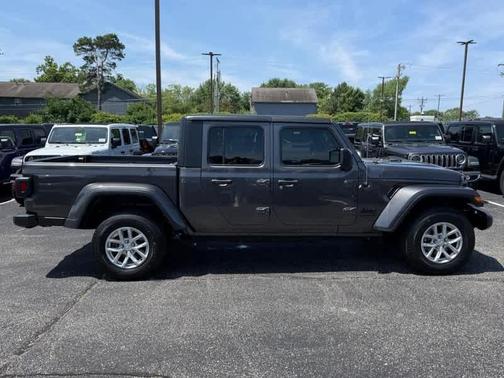 Granite Crystal Clearcoat Metallic 2023 Jeep Gladiator Sport
