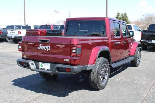 2022 Jeep Gladiator Overland