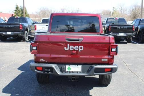 2022 Jeep Gladiator Overland