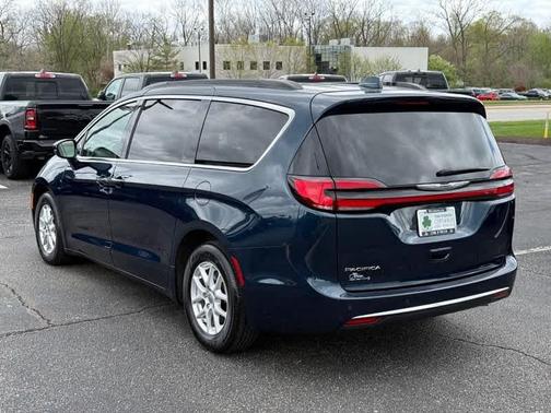 2022 Chrysler Pacifica Touring-L