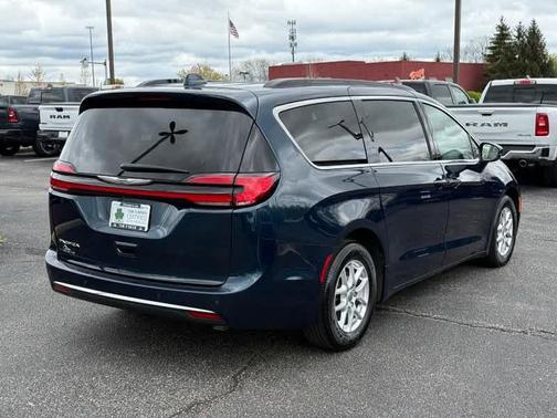 2022 Chrysler Pacifica Touring-L