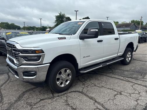 Bright White Clearcoat 2026 RAM 2500 Big Horn