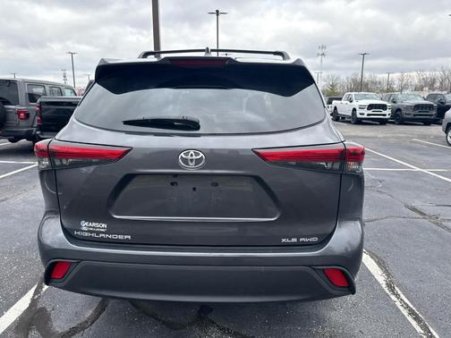 Magnetic Gray Metallic 2021 Toyota Highlander XLE