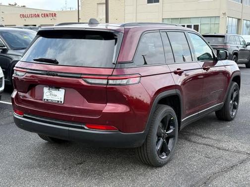 2025 Jeep Grand Cherokee Laredo