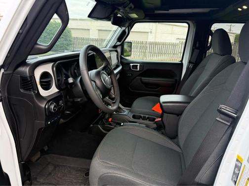 Bright White Clearcoat 2024 Jeep Wrangler 4xe Sport