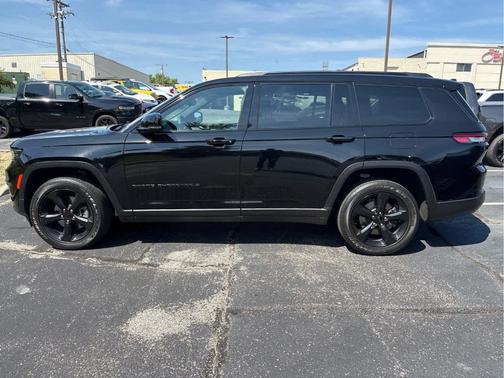 2023 Jeep Grand Cherokee L Laredo
