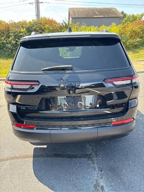 2023 Jeep Grand Cherokee L Laredo