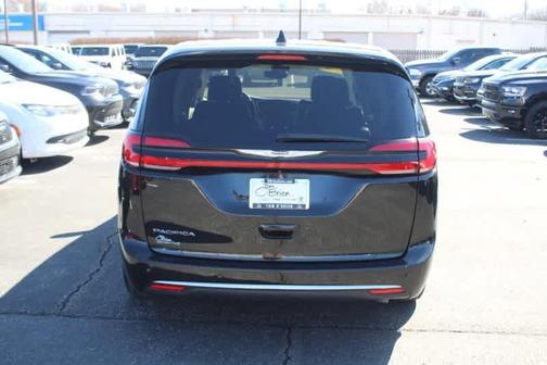 2023 Chrysler Pacifica Touring-L