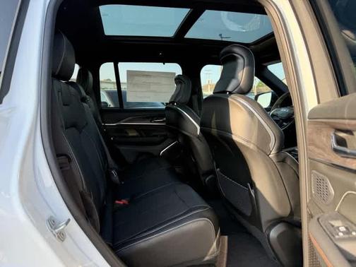 2025 Jeep Grand Cherokee Overland