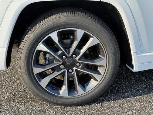 2025 Jeep Grand Cherokee Overland