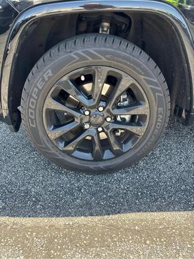 Diamond Black 2021 Jeep Grand Cherokee Laredo X