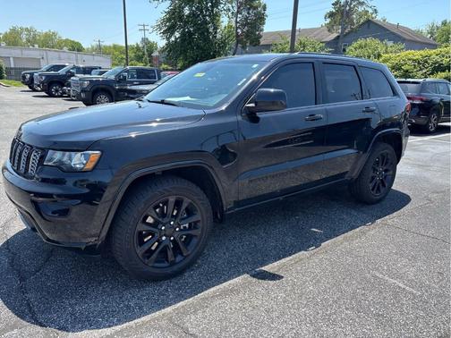 Diamond Black 2021 Jeep Grand Cherokee Laredo X