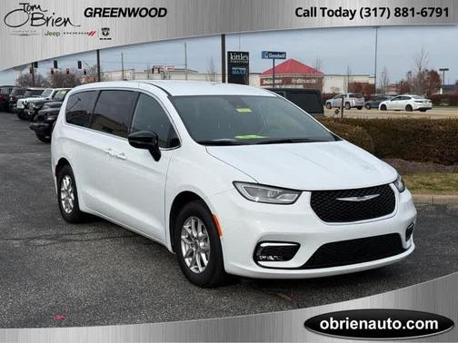 2025 Chrysler Pacifica Select