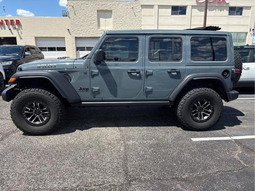 Anvil Clearcoat 2024 Jeep Wrangler Sport