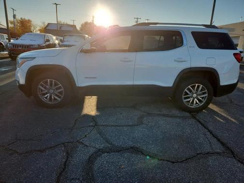 2017 GMC Acadia SLE-2