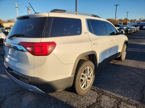 2017 GMC Acadia SLE-2