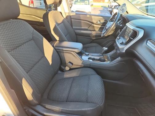 2017 GMC Acadia SLE-2