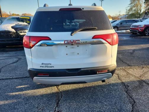 2017 GMC Acadia SLE-2
