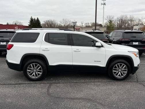 2017 GMC Acadia SLE-2