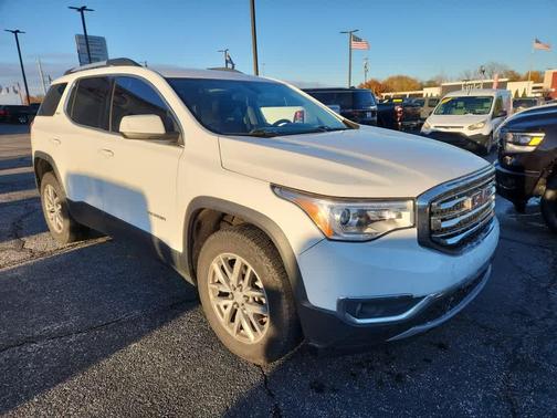 2017 GMC Acadia SLE-2