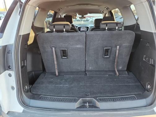 2017 GMC Acadia SLE-2