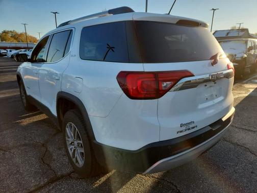 2017 GMC Acadia SLE-2