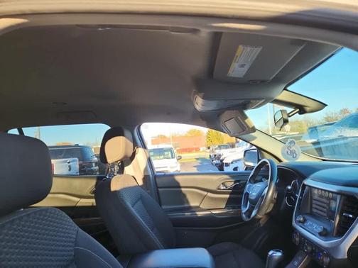 2017 GMC Acadia SLE-2