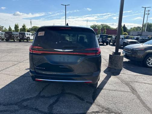 Fathom Blue Pearlcoat 2025 Chrysler Pacifica Select