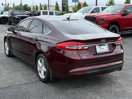 Burgundy Velvet Metallic Tinted Clearcoat 2017 Ford Fusion SE