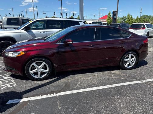 Burgundy Velvet Metallic Tinted Clearcoat 2017 Ford Fusion SE