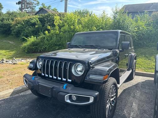 Black Clearcoat 2023 Jeep Wrangler 4xe Sahara