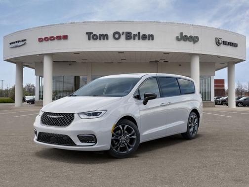 Bright White Clearcoat 2026 Chrysler Pacifica Select