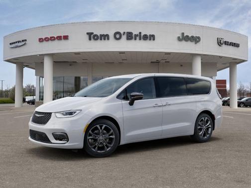 Bright White Clearcoat 2026 Chrysler Pacifica Select